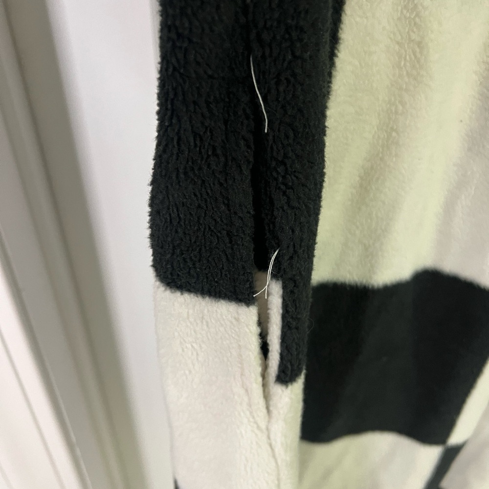 Black and White Geometric Trench Coat with Hood - Picture 2 of 4